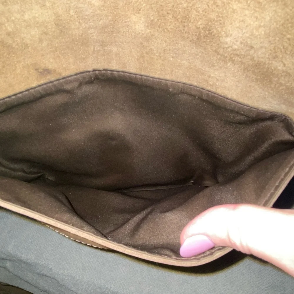 YUAN SE ZE Brown Leather Messenger Bag
